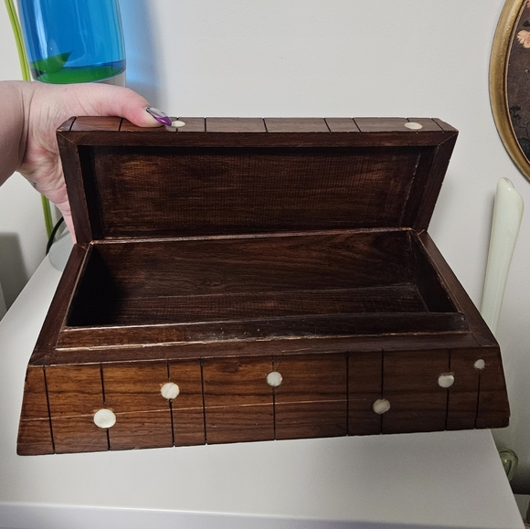Decorative Wood & Mother of Pearl Box - Picture 8 of 10